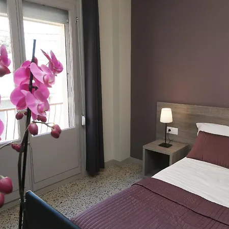 Hostal Fonda Montserrat-2